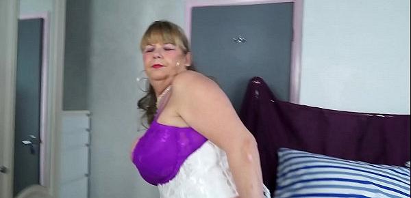  OmaGeiL Busty Mature Lady Solo Striptease